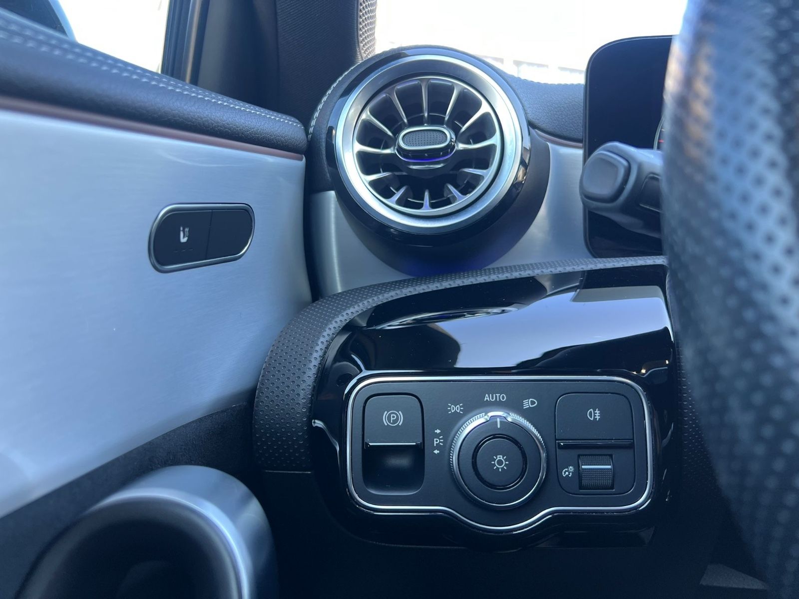 Mercedes-Benz A 200 *AMG* - Samsaru's Car Outlet