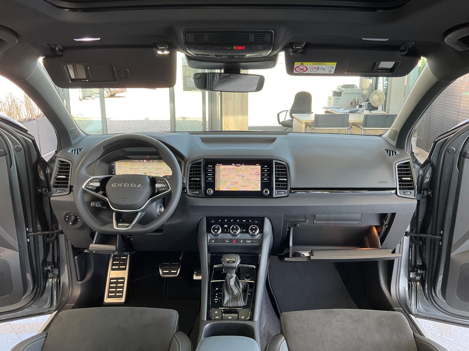 Skoda Karoq 2.0TSI Sportline 4x4 5JGarantie AHK StHz P