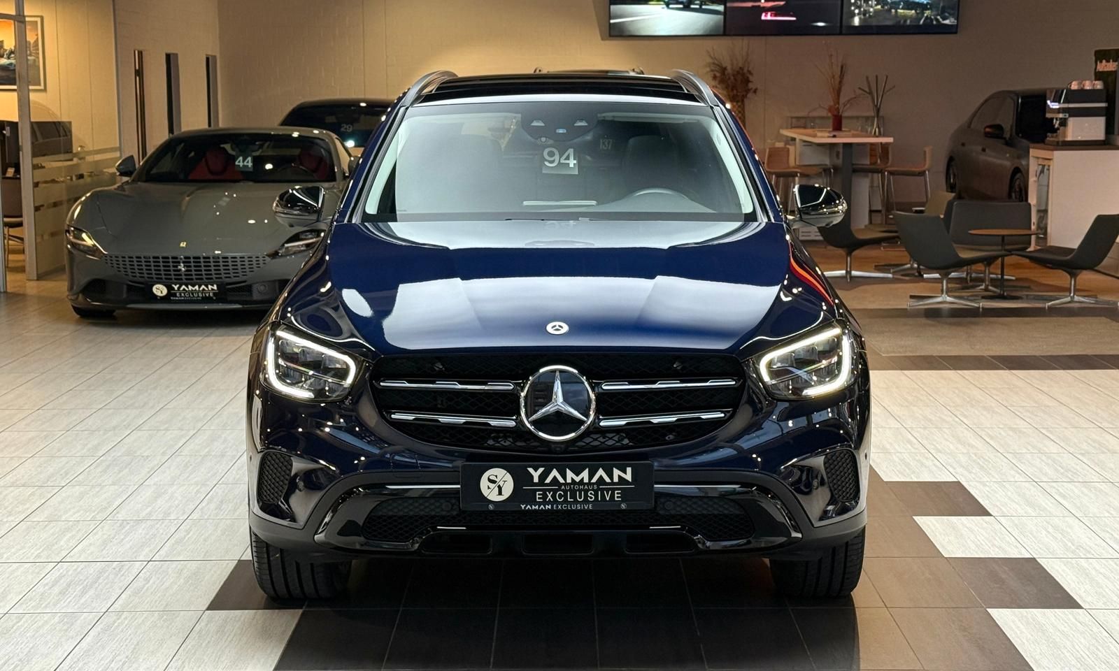 Mercedes-Benz GLC 300 e 4Matic*Panorama*360°*AHK*KeylessGO