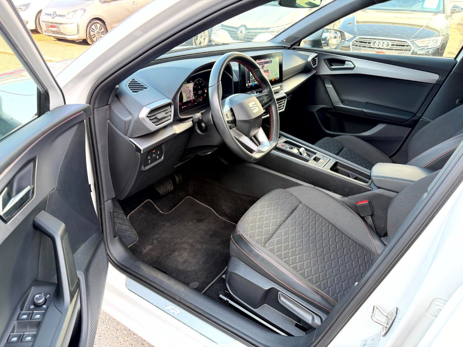 Seat Leon 1.5 eTSI ACT FR DSG Sportstourer Navi_Kamer
