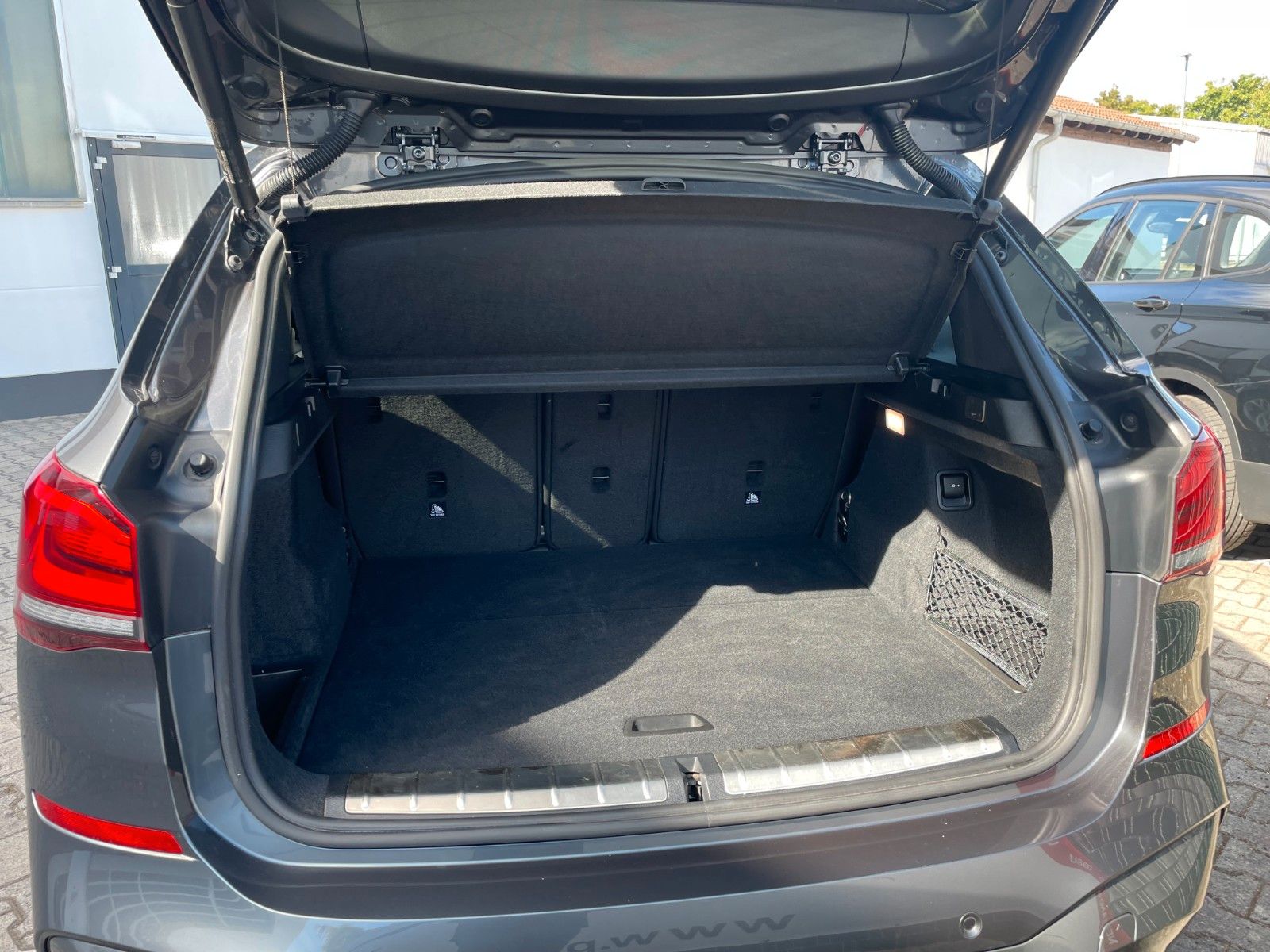 BMW X1 xDrive 20 d M Sport - Samsaru's Car Outlet