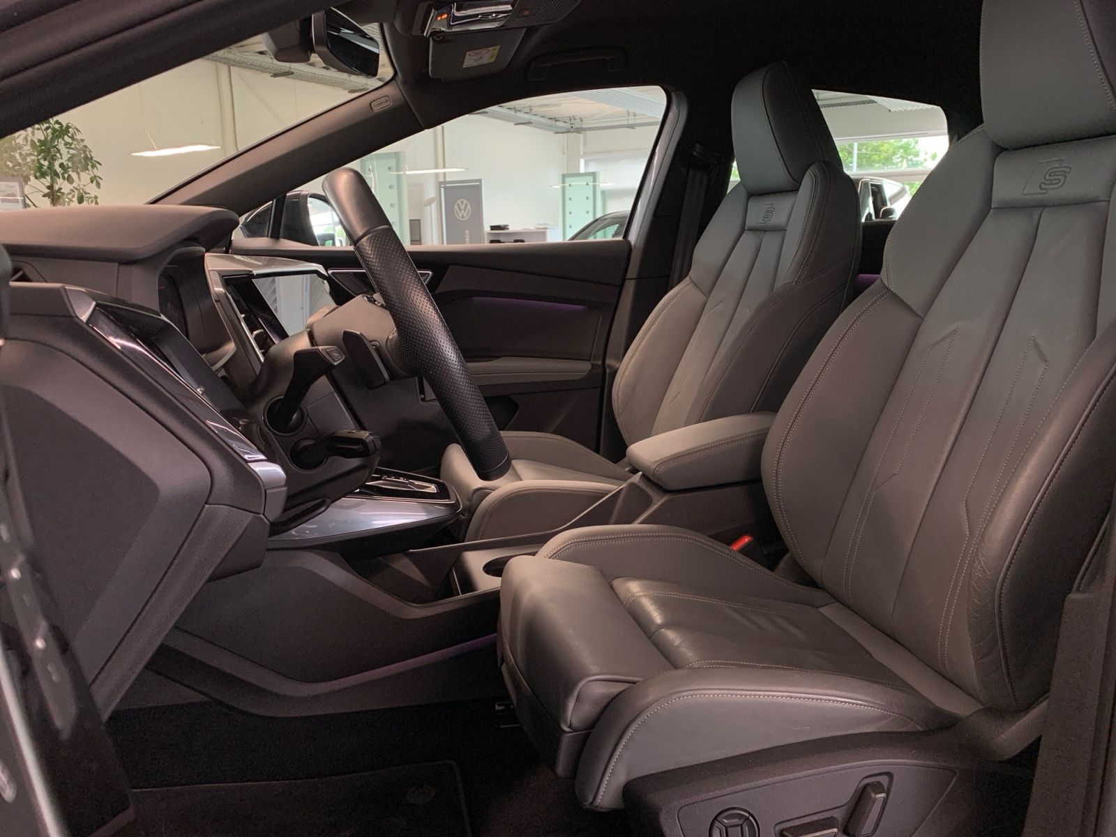 Audi Q4 e-tron Sportback 50 quattro S line edition on
