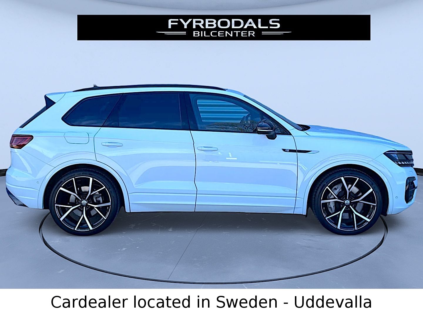 Volkswagen Touareg R 4Motion eHybrid - Samsaru's Car Outlet