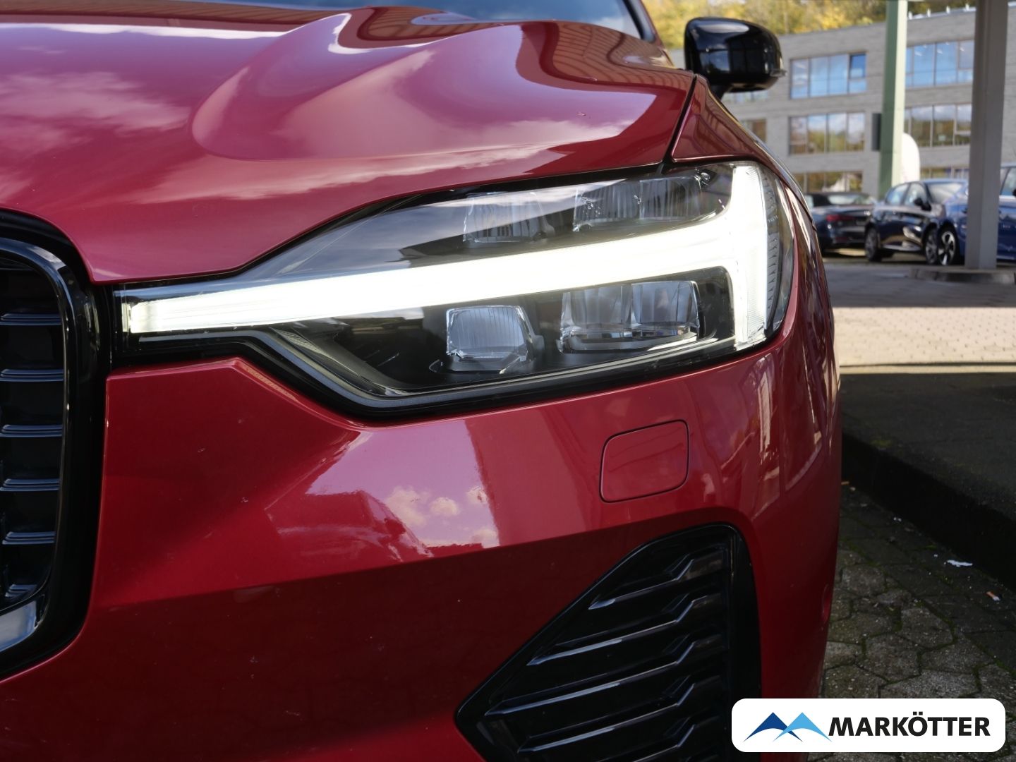 Volvo XC60 B5 AWD Plus Dark AHK/PANO/BLIS/360CAM/