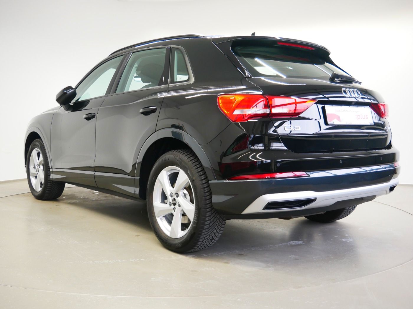 Audi Q3 40 TDI quattro advanced - Samsaru's Car Outlet