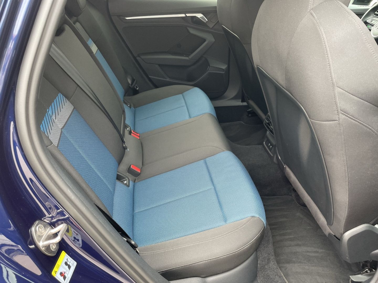 Audi A3 Sportback 45 TFSI e S line LED Kamera Pano vi