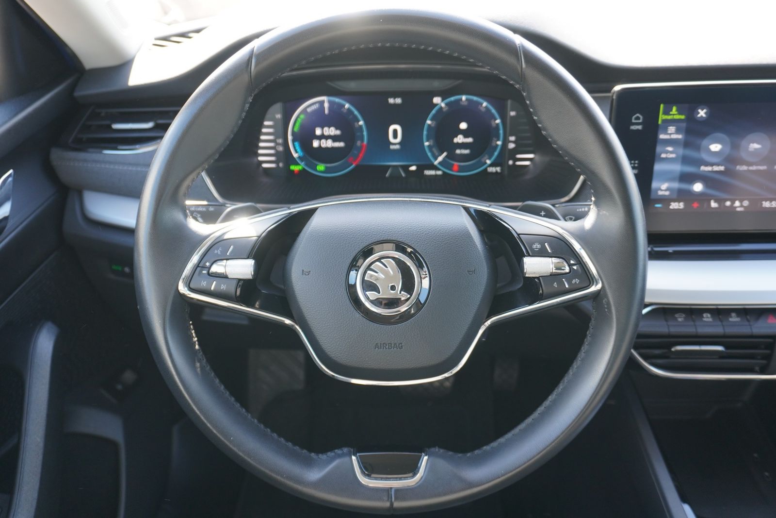 Skoda Octavia Combi 1.4 TSI iV Style - Samsaru's Car Outlet