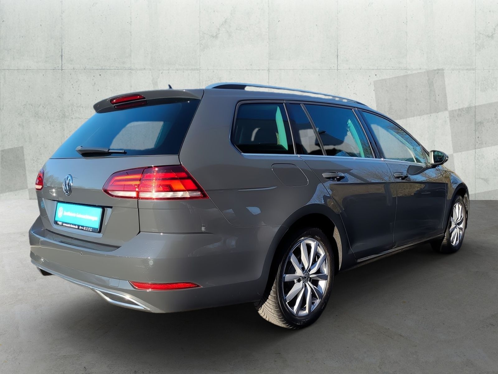 Volkswagen Golf VII Variant 1.5 TSI DSG - Samsaru's Car Outlet