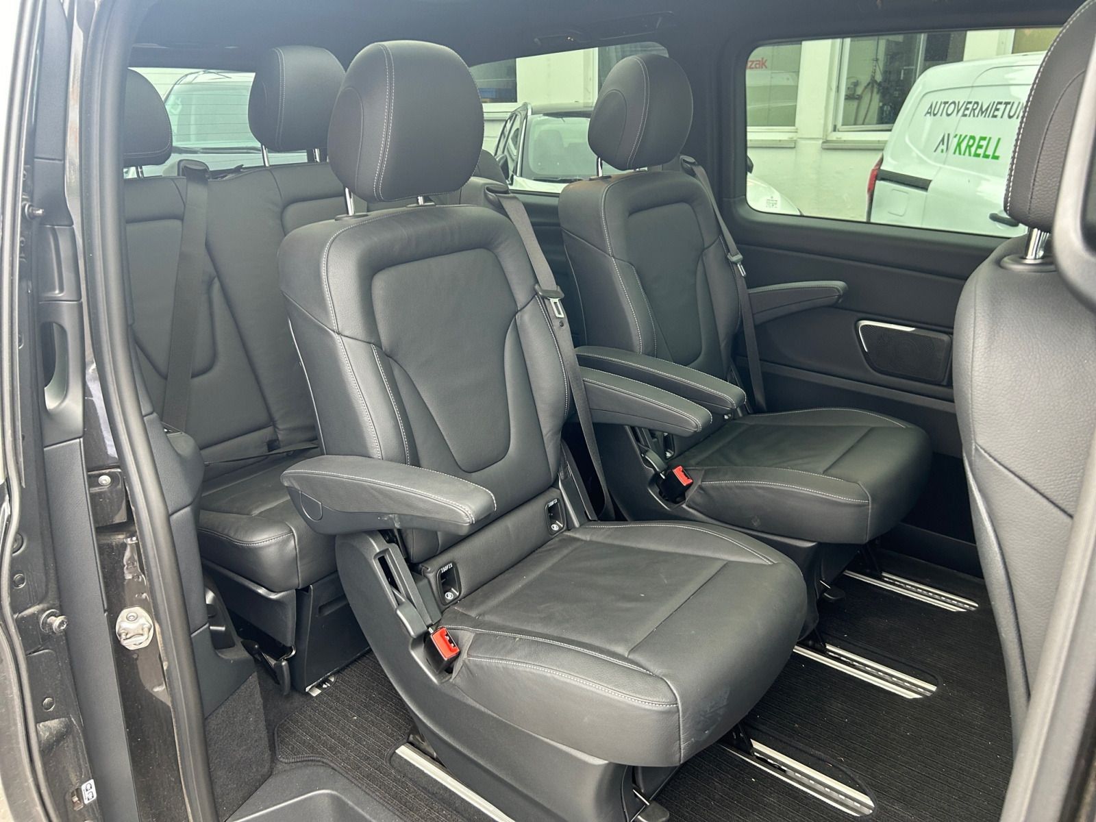 Mercedes-Benz V300d V-Klasse 4MATIC - Samsaru's Car Outlet