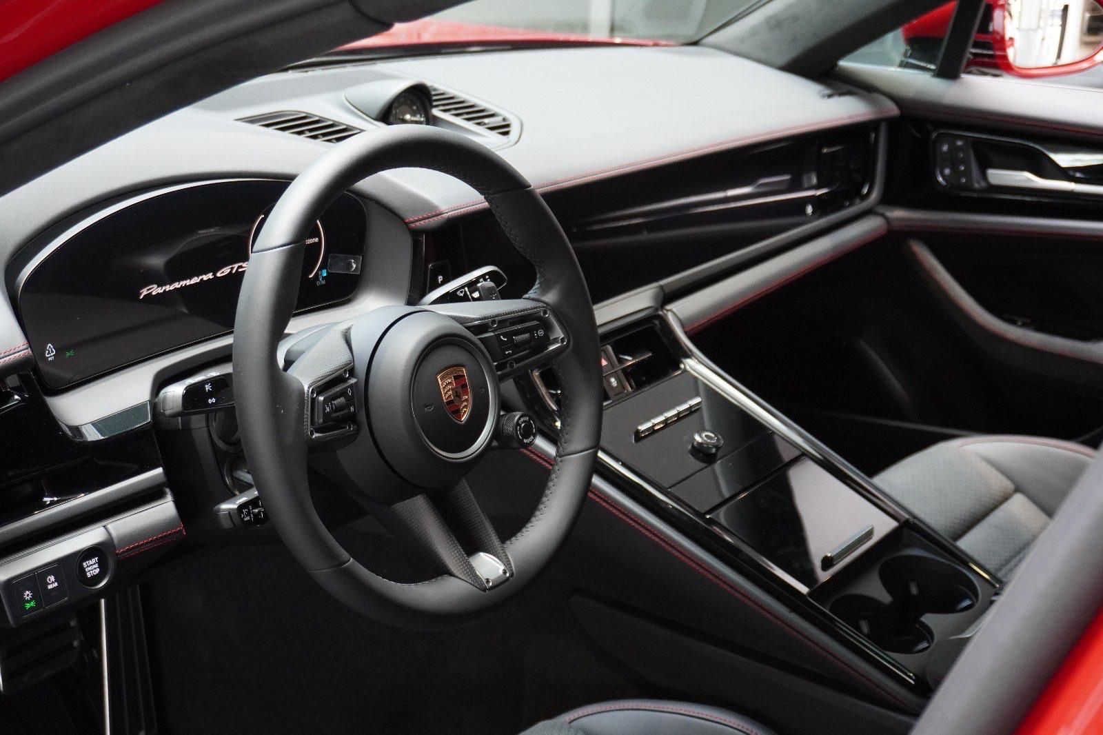 Porsche Panamera GTS SportDesign head-up Exclusive Manuf