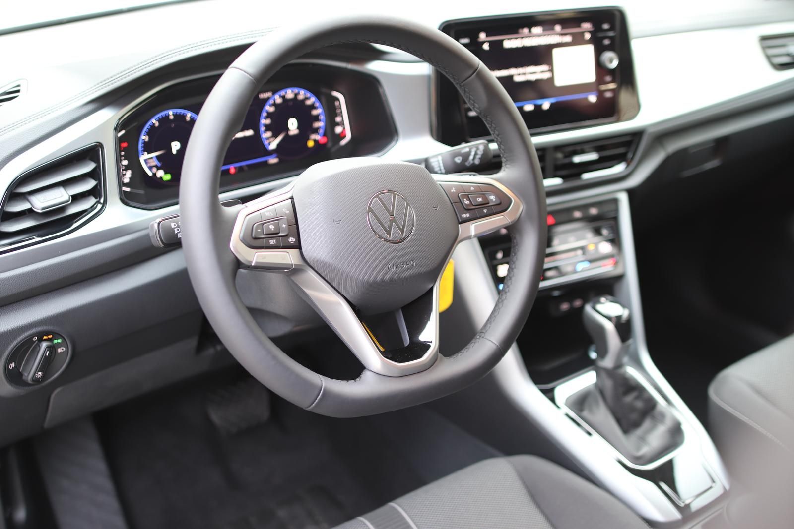 Volkswagen T-Roc 1.5 TSI Life DSG - Samsaru's Car Outlet