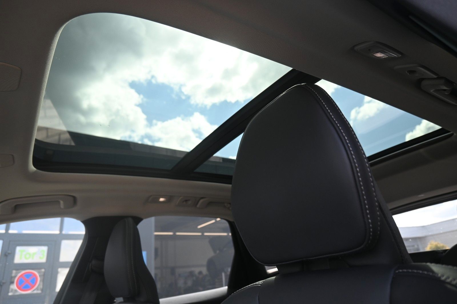 Volvo XC60 B4D AWD Ultimate Dark*LUFT*HUD*B&W*AHK*360°