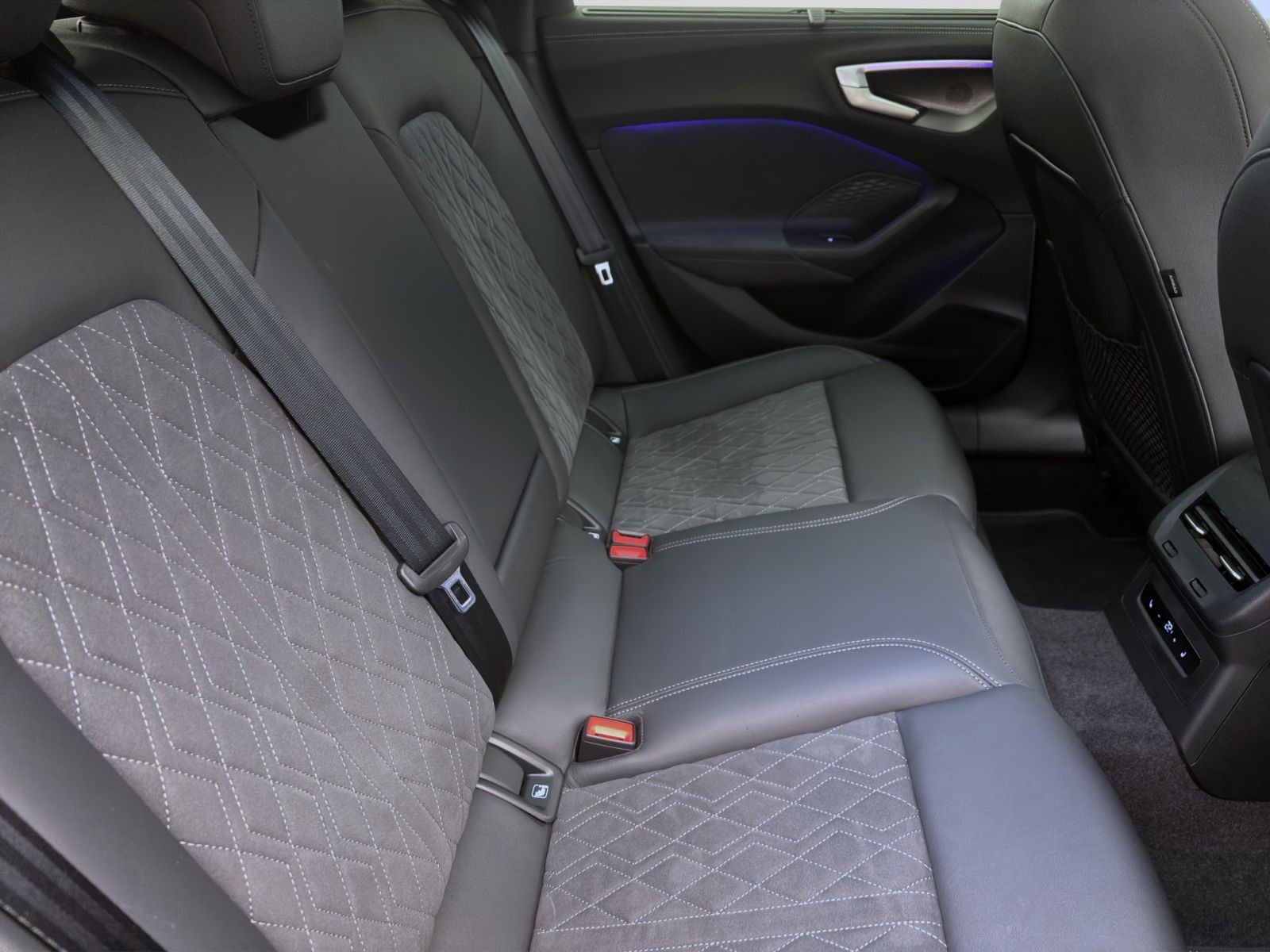 Audi A5 Limousine TDI Q S LINE PANO AHK MATRIX NAVI B