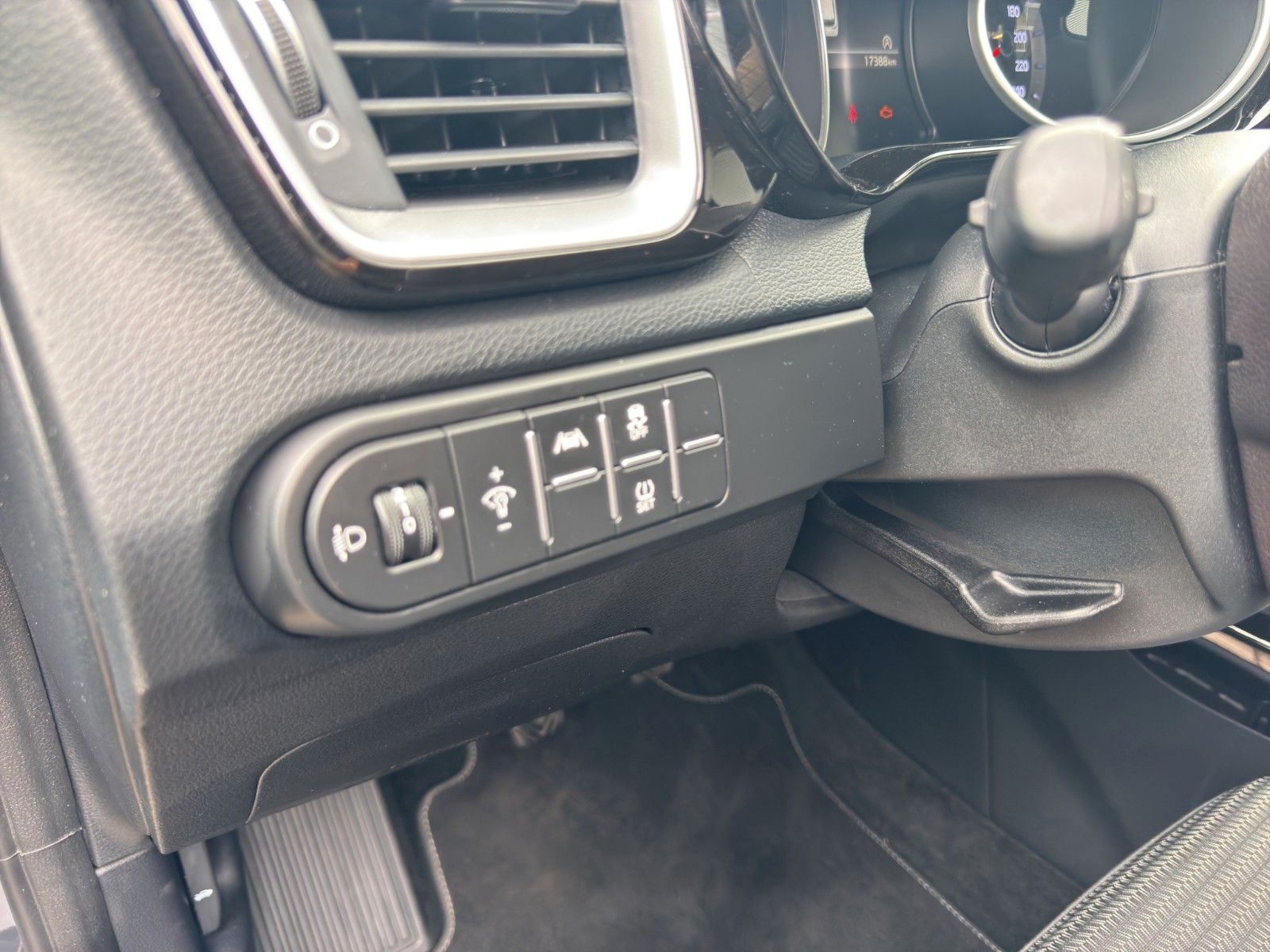 Kia cee'd / Ceed Vision - Samsaru's Car Outlet