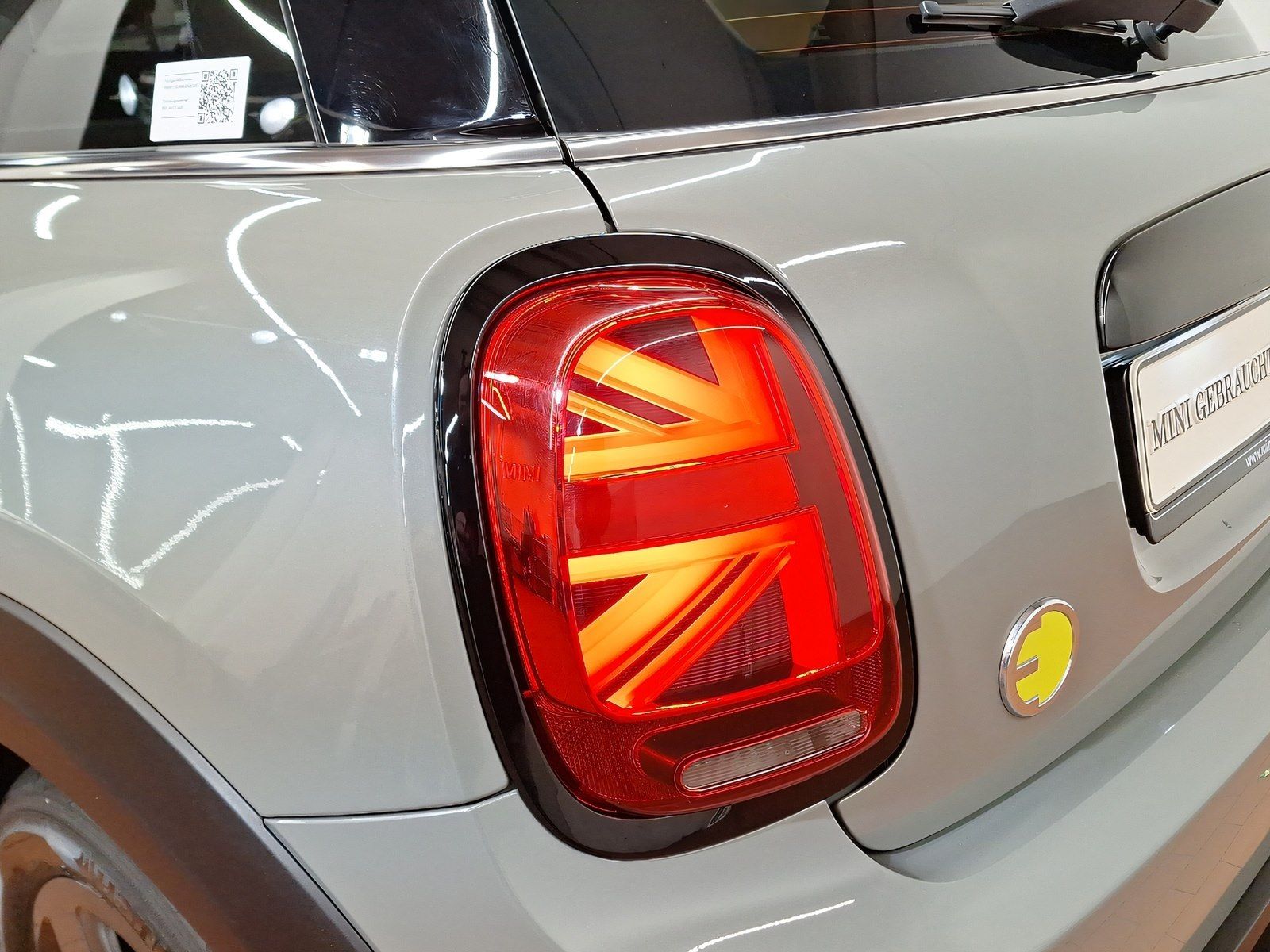 MINI Cooper SE - Samsaru's Car Outlet