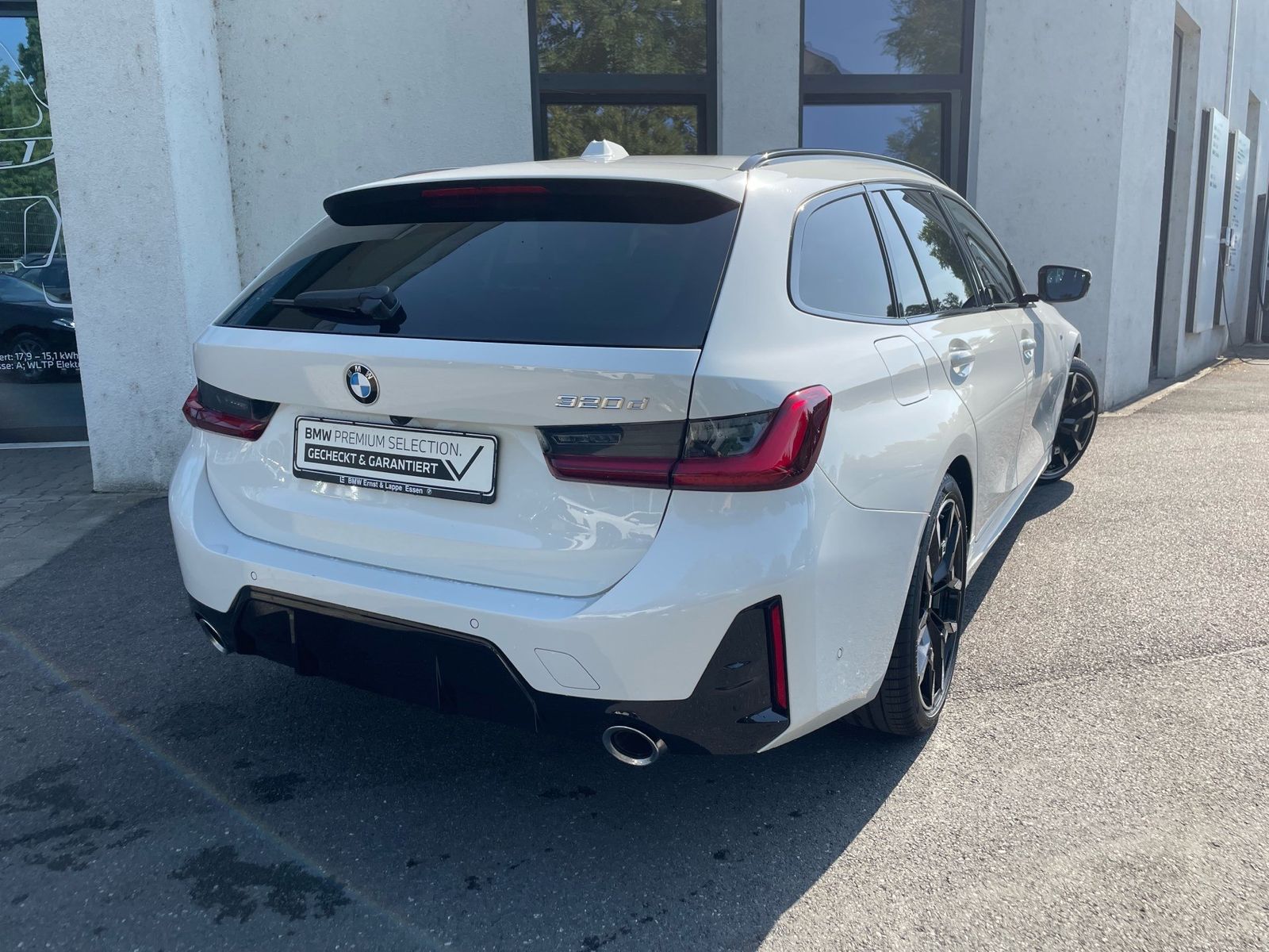 BMW 320d Touring M Sport || Pano Head-Up HiFi 360°