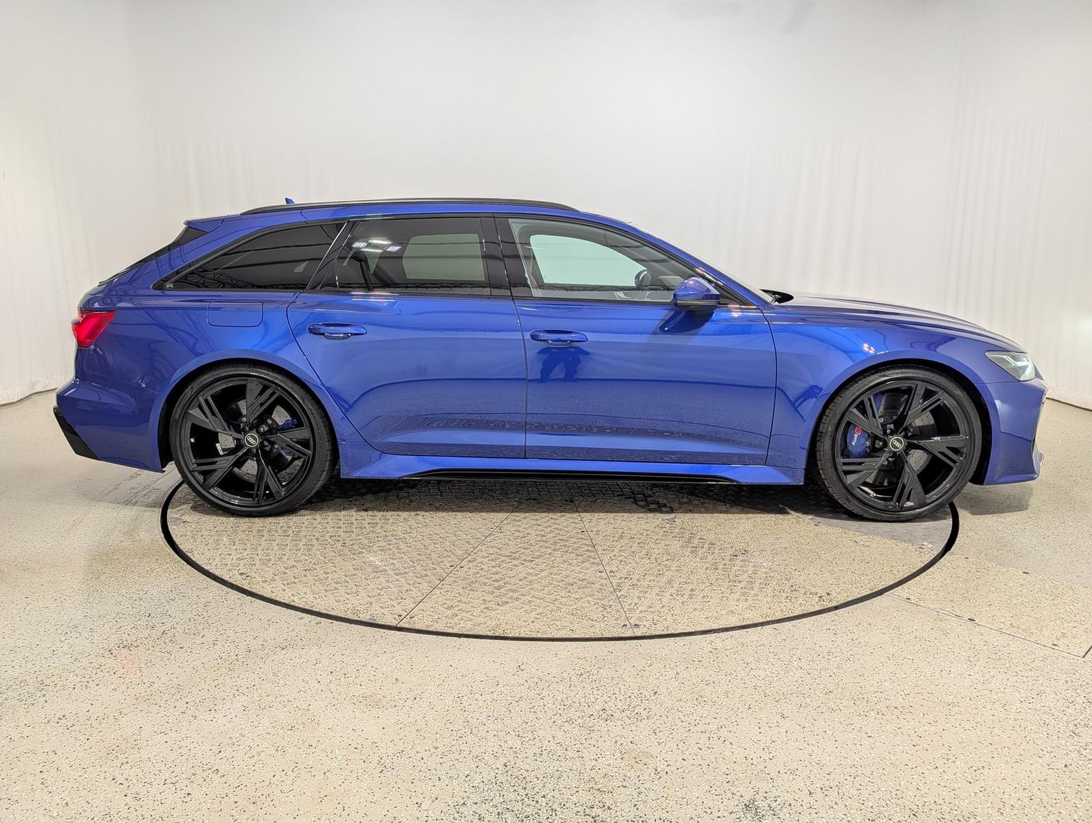 Audi RS6 Avant 4.0 TFSI quattro Standhzg.|HuD|B&O|AHZ