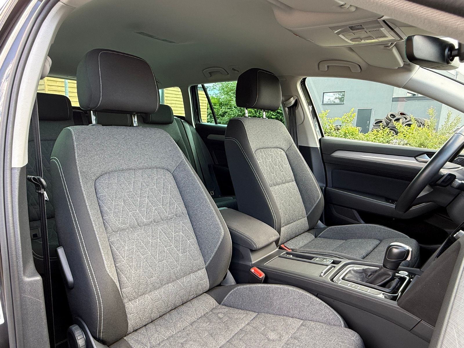 Volkswagen Passat Variant Business - Samsaru's Car Outlet