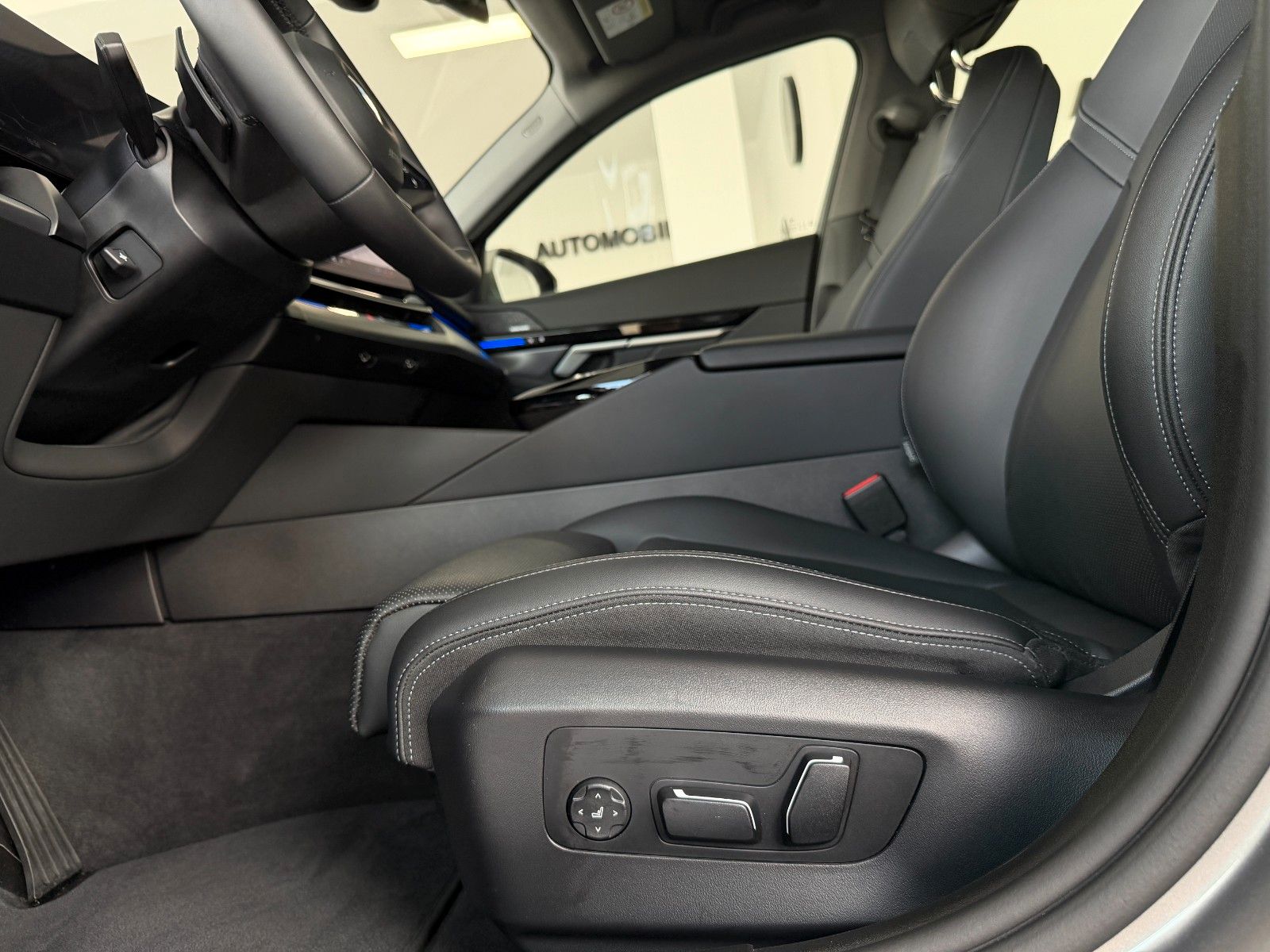 BMW 520d xDrive / AHK / 360° / Abstandtemp. / H&K