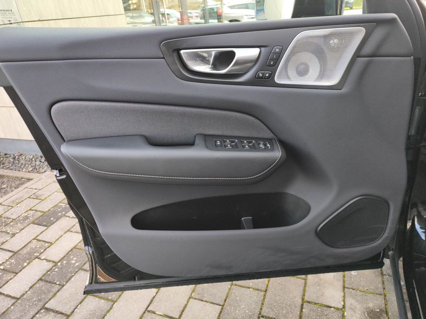 Volvo XC60 T8 Ultra Black Edition Recharge Plug-In Hyb