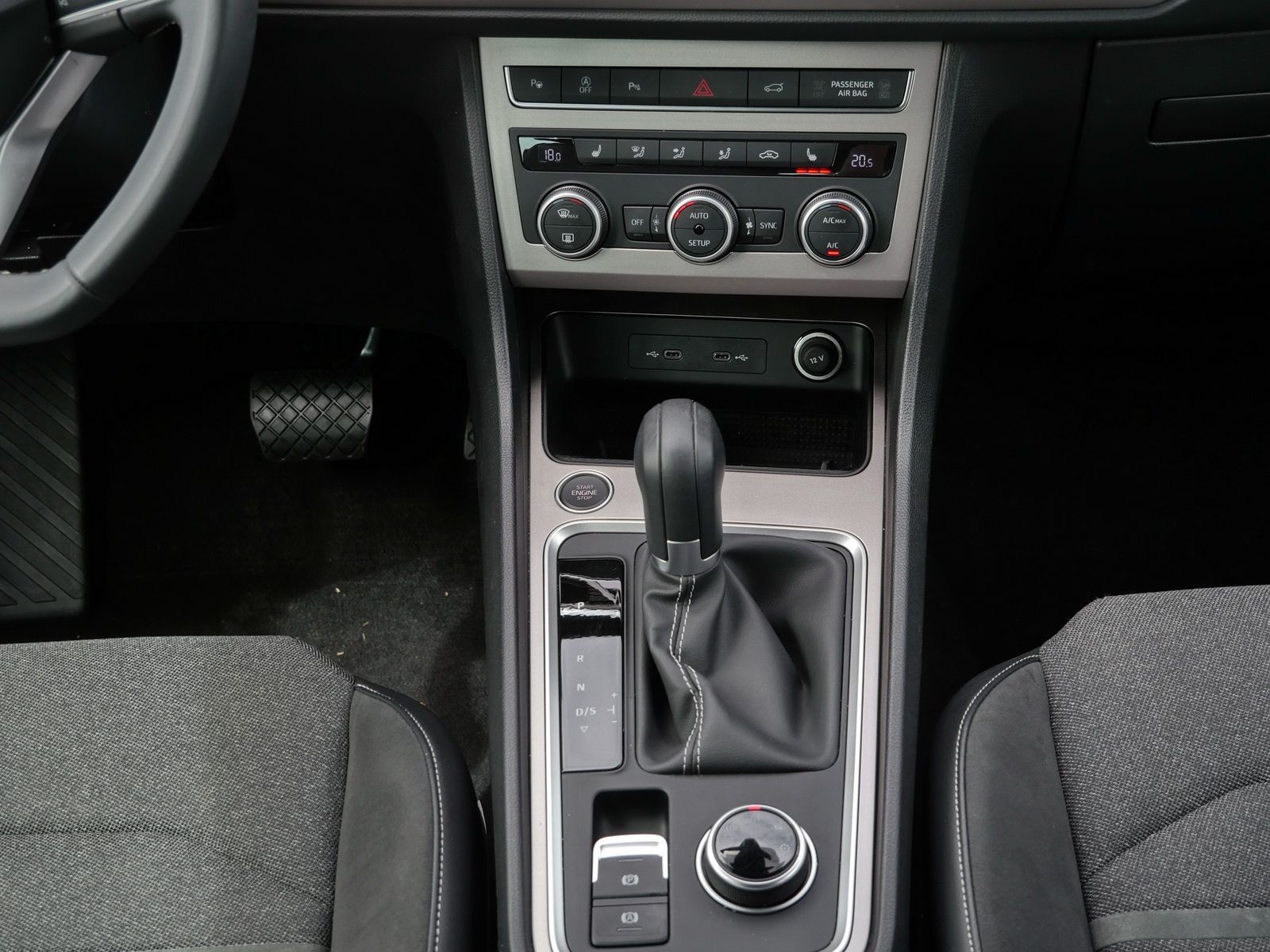 Seat Ateca Xperience 2.0 TDI RFK*LED*ACC*AHK*Navi
