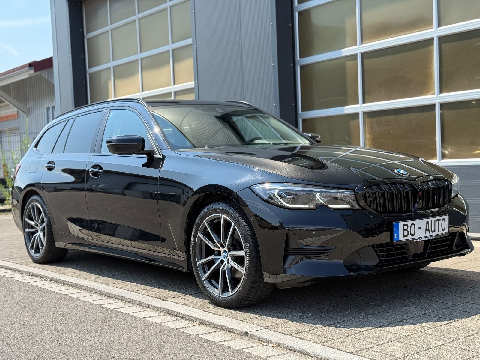 BMW 320 d - Samsaru's Car Outlet