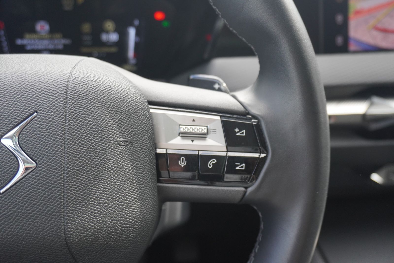 DS Automobiles DS4 PureTech130 Aut. Matrix ACC Navi 360° Pano