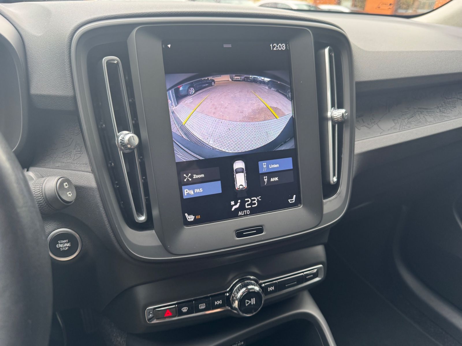 Volvo XC 40  Momentum**Navi+Winter+Kamera**