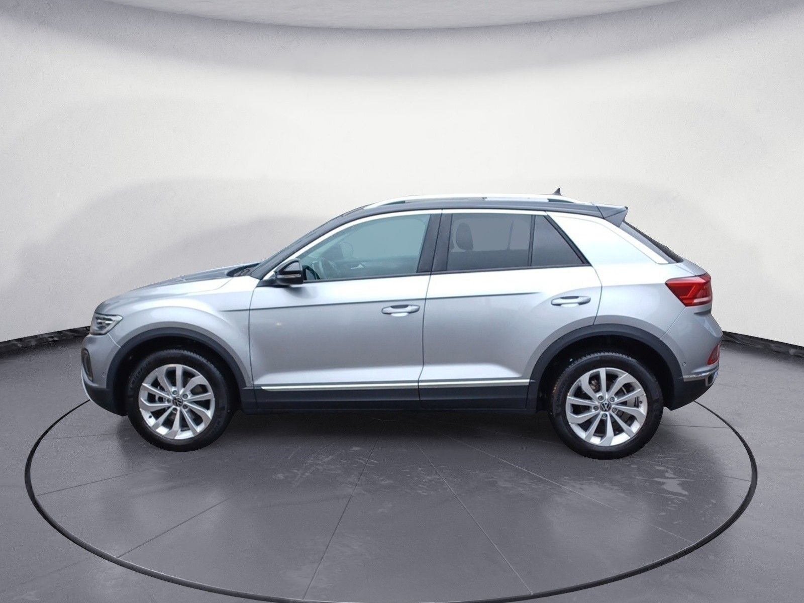 Volkswagen T-Roc 1.5 TSI DSG Style - Samsaru's Car Outlet