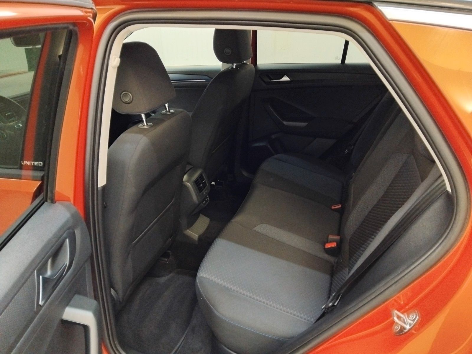Volkswagen T-Roc 1.5 TSI United - Samsaru's Car Outlet
