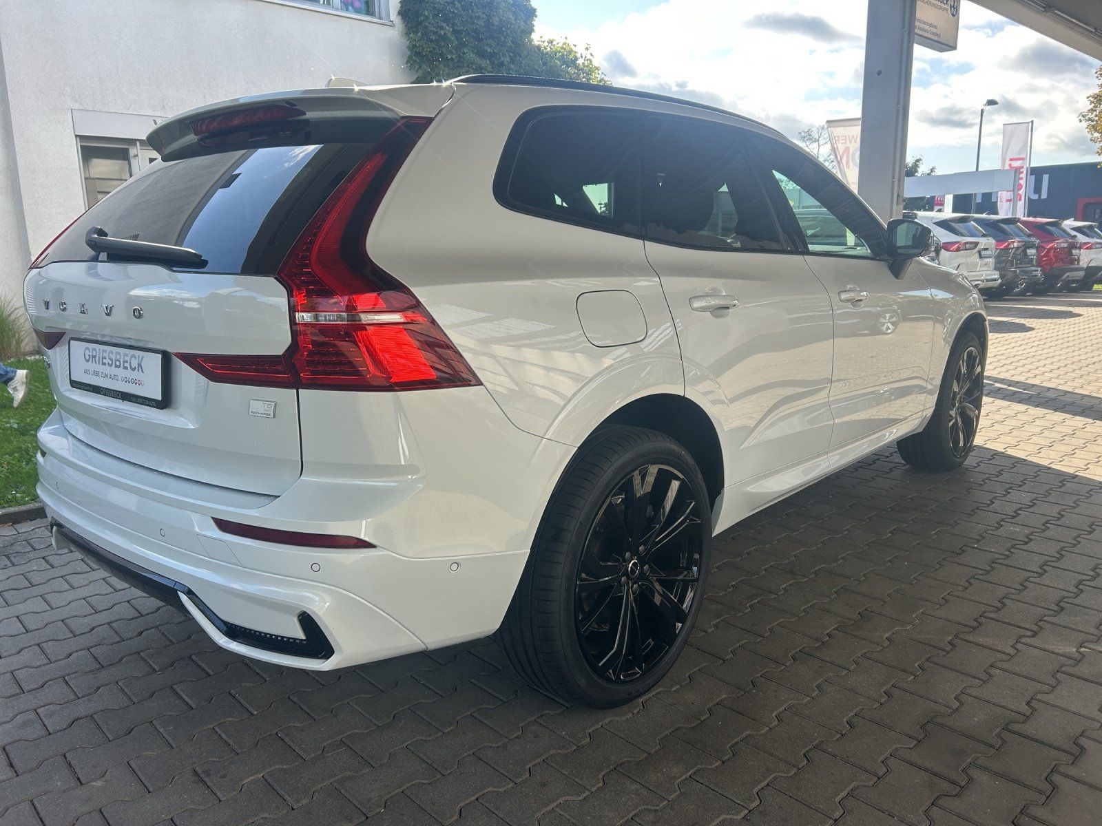 Volvo XC60 T8 R Design LED*AHK*