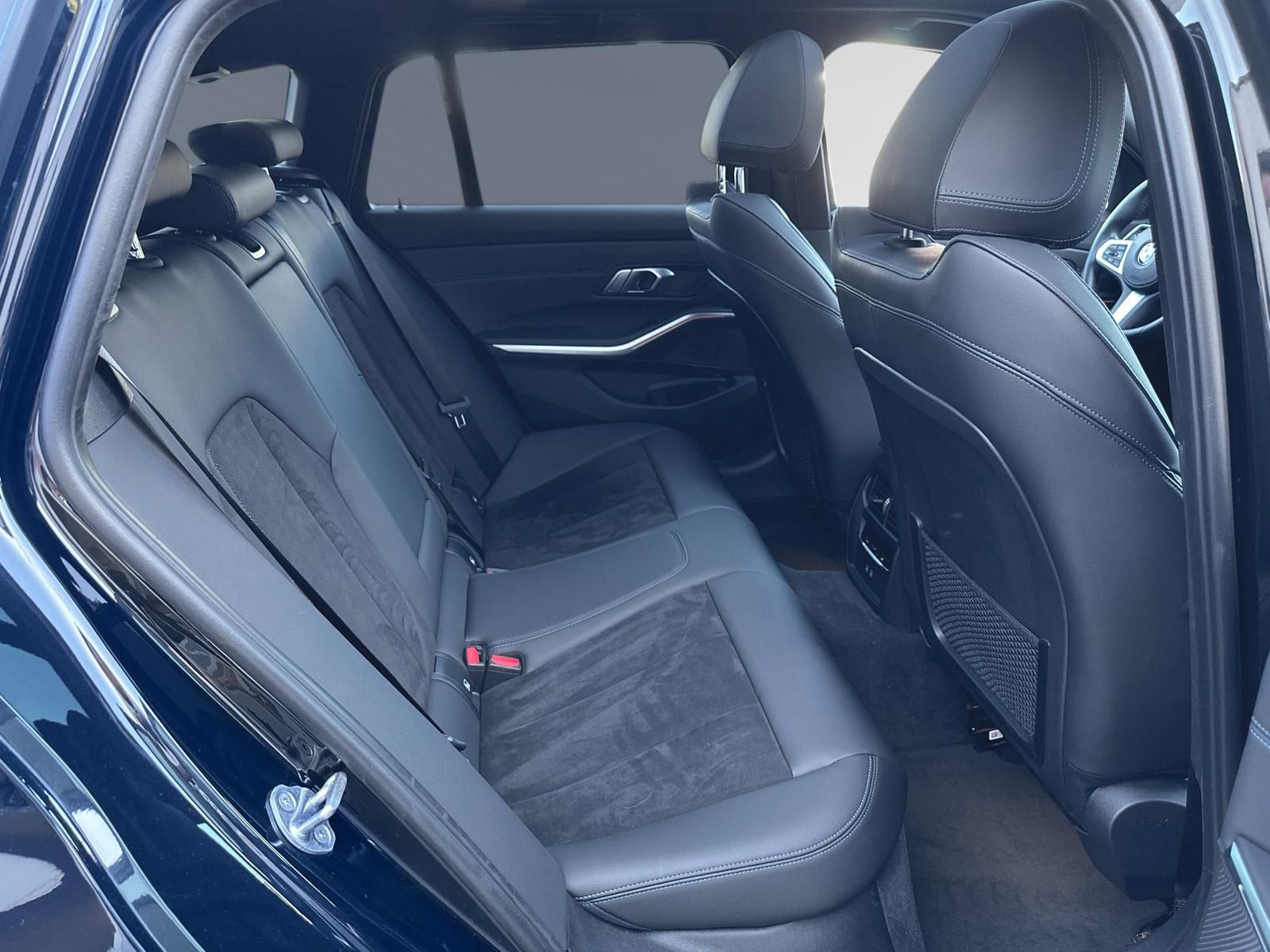 BMW 320 d xDrive M Sport - Samsaru's Car Outlet