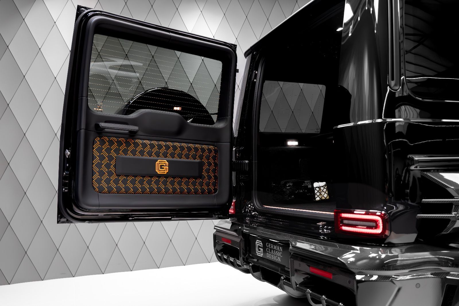 Mercedes-Benz G 63 AMG BLACK - Samsaru's Car Outlet