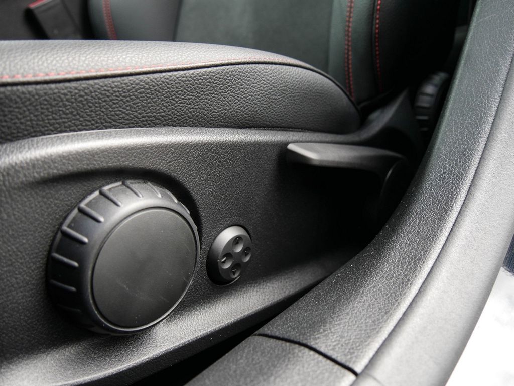 Mercedes-Benz CLA 220 4MATIC Coupé - Samsaru's Car Outlet