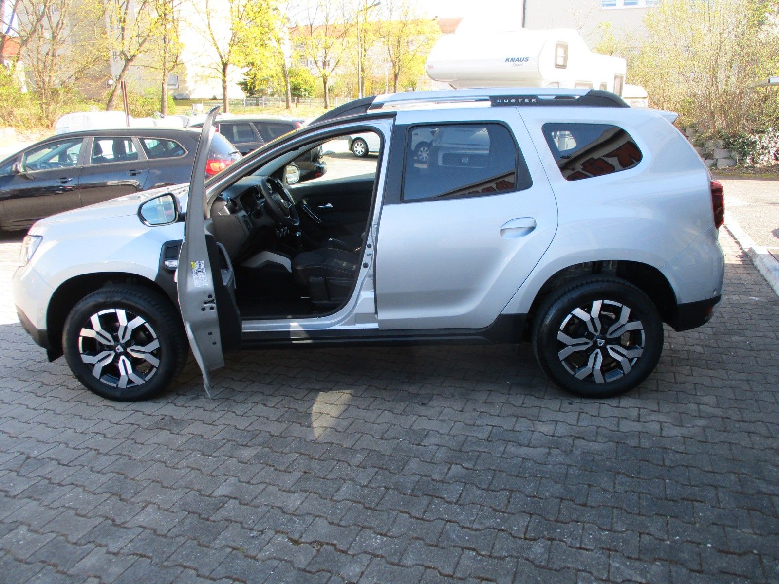 Dacia Duster Blue dCi 115 2WD Prestige - Samsaru's Car Outlet