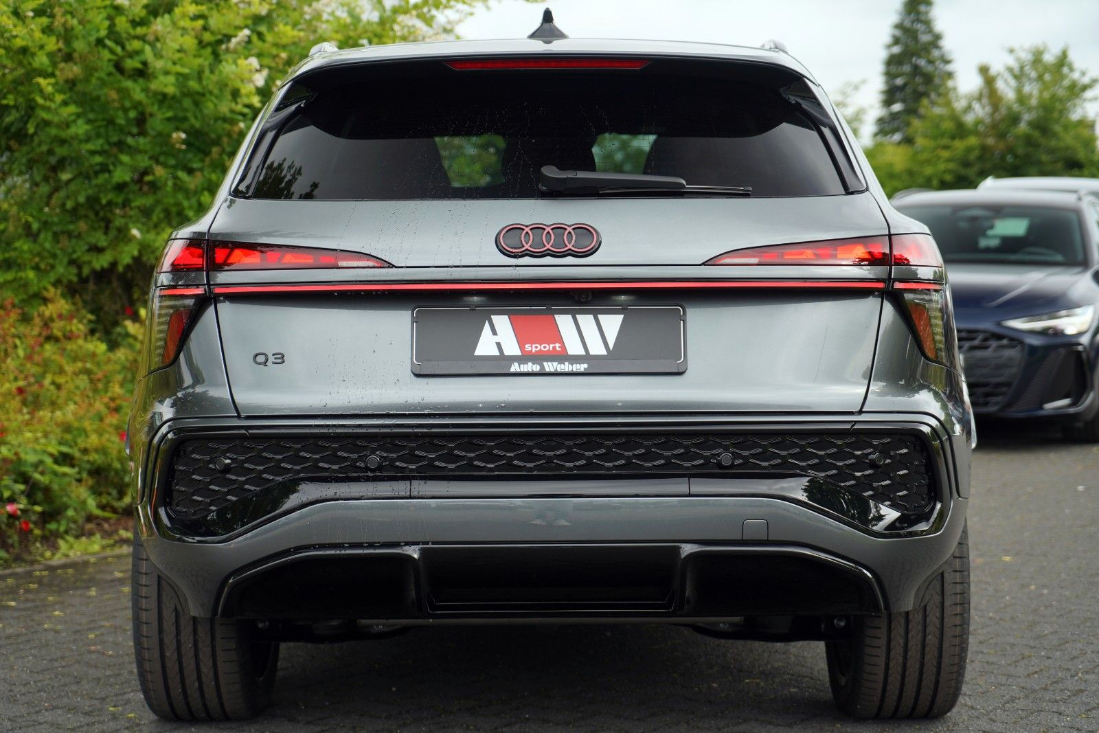 Audi Q3 SUV e-hybrid AHK S-LINE PANO TECH PRO MATRIX