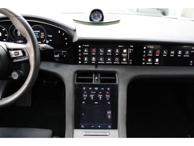 Porsche Taycan GTS Sport Turismo - Bose - Pano - Head up