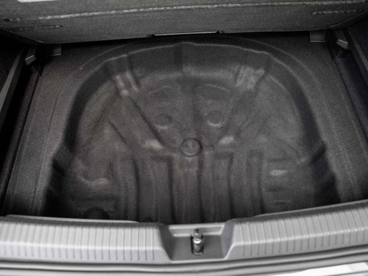 Volkswagen Golf Life 1.5 eTSI DSG - Samsaru's Car Outlet
