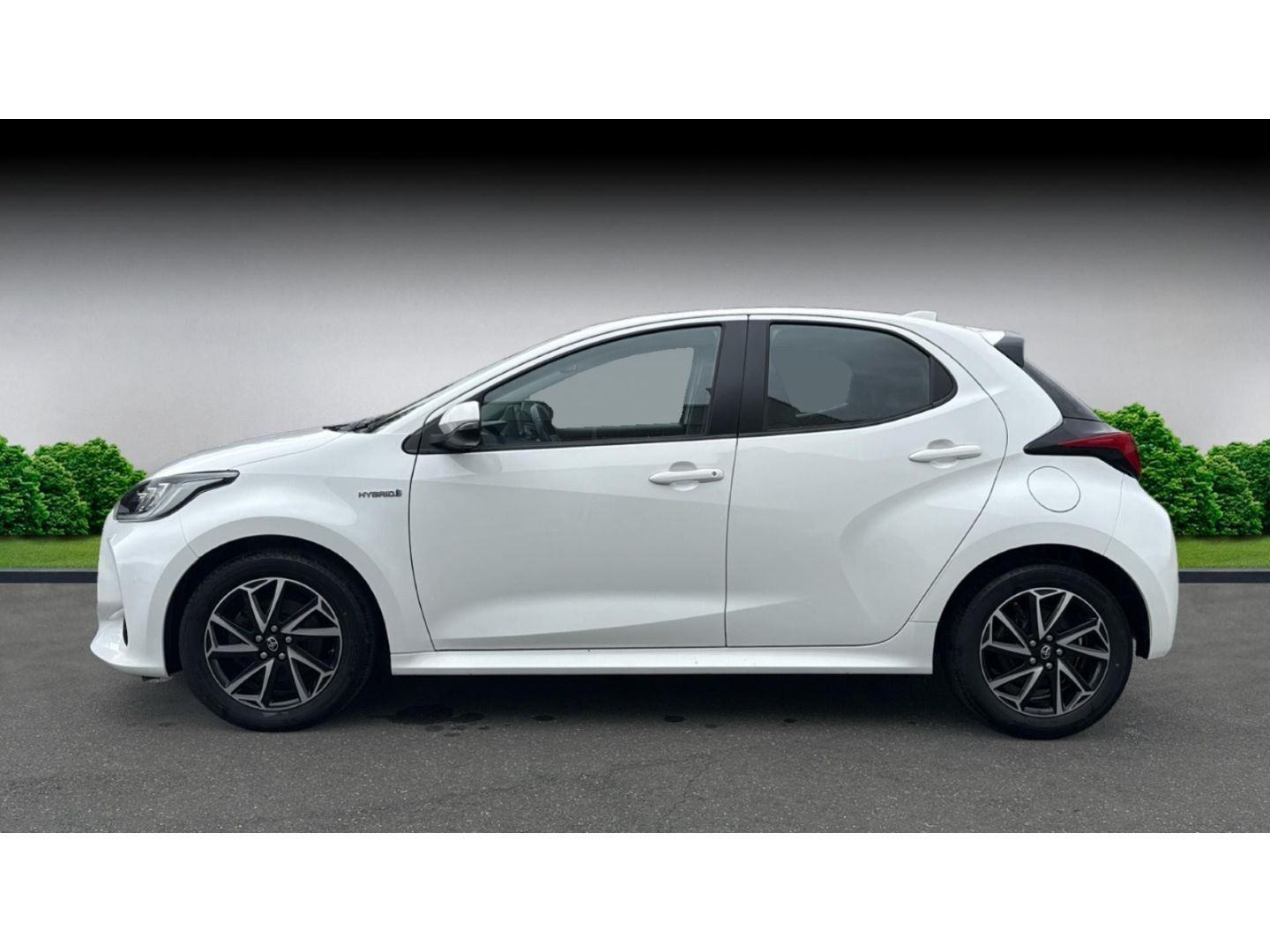 Toyota Yaris Hybrid Dual-VVT-iE - Samsaru's Car Outlet