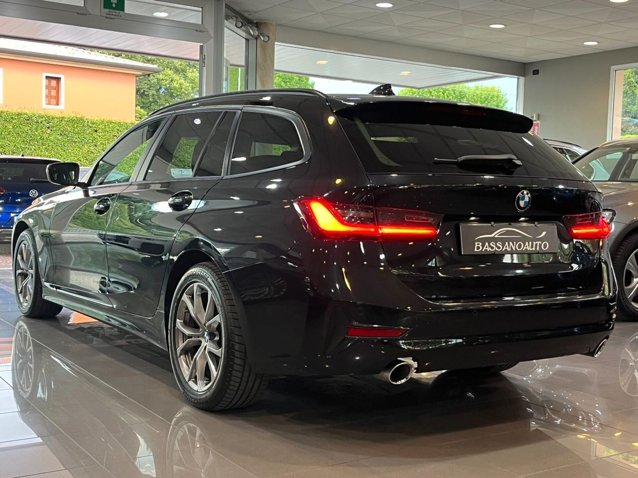 BMW 320d Touring xDrive Business - Samsaru's Car Outlet