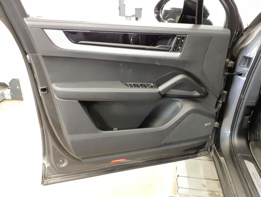 Porsche Cayenne S E-Hyb #MEGA SPEC! PDCC! HINTERACHS!