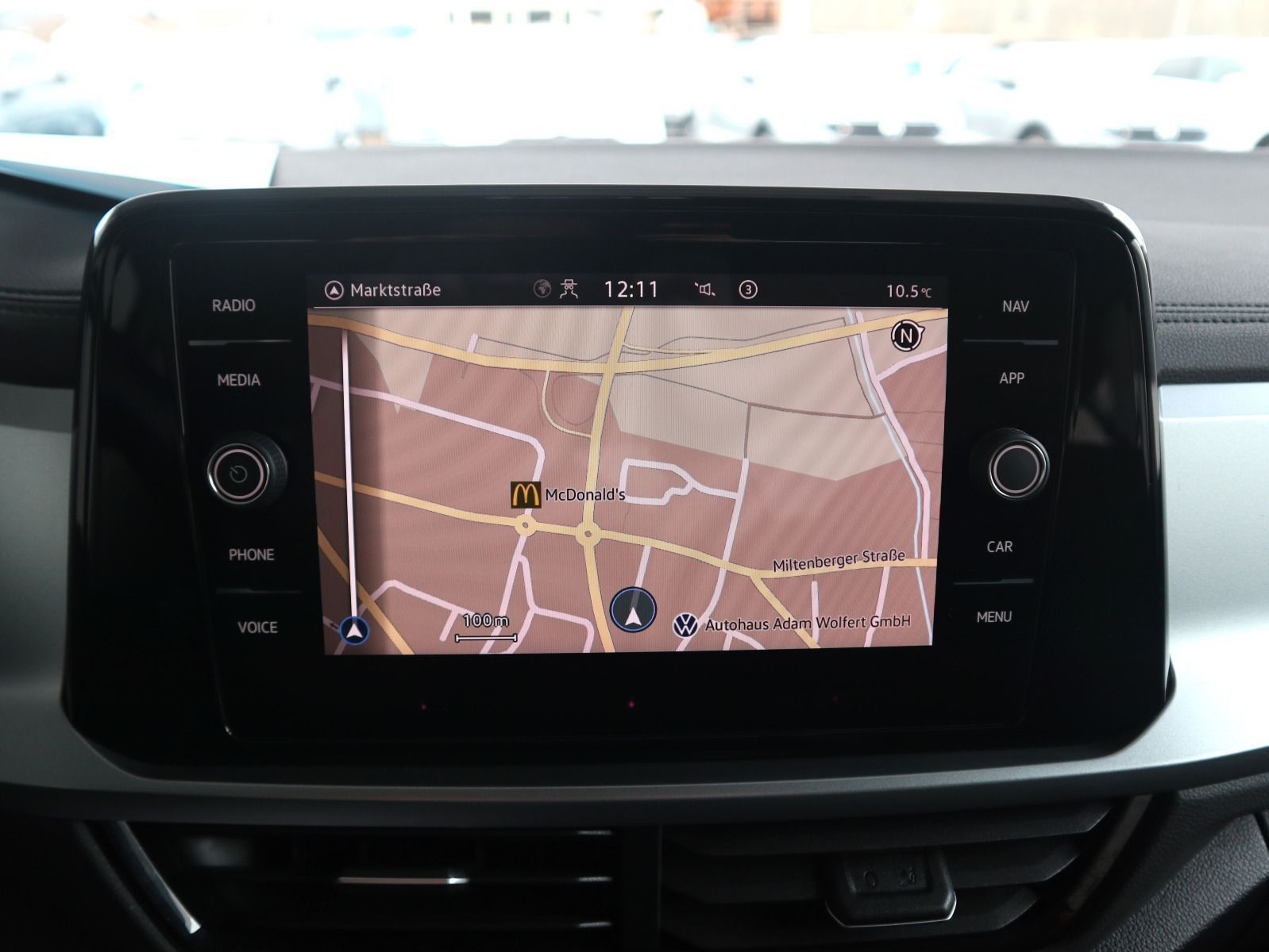 Volkswagen T-Roc 1.5 TSI DSG Life - Samsaru's Car Outlet