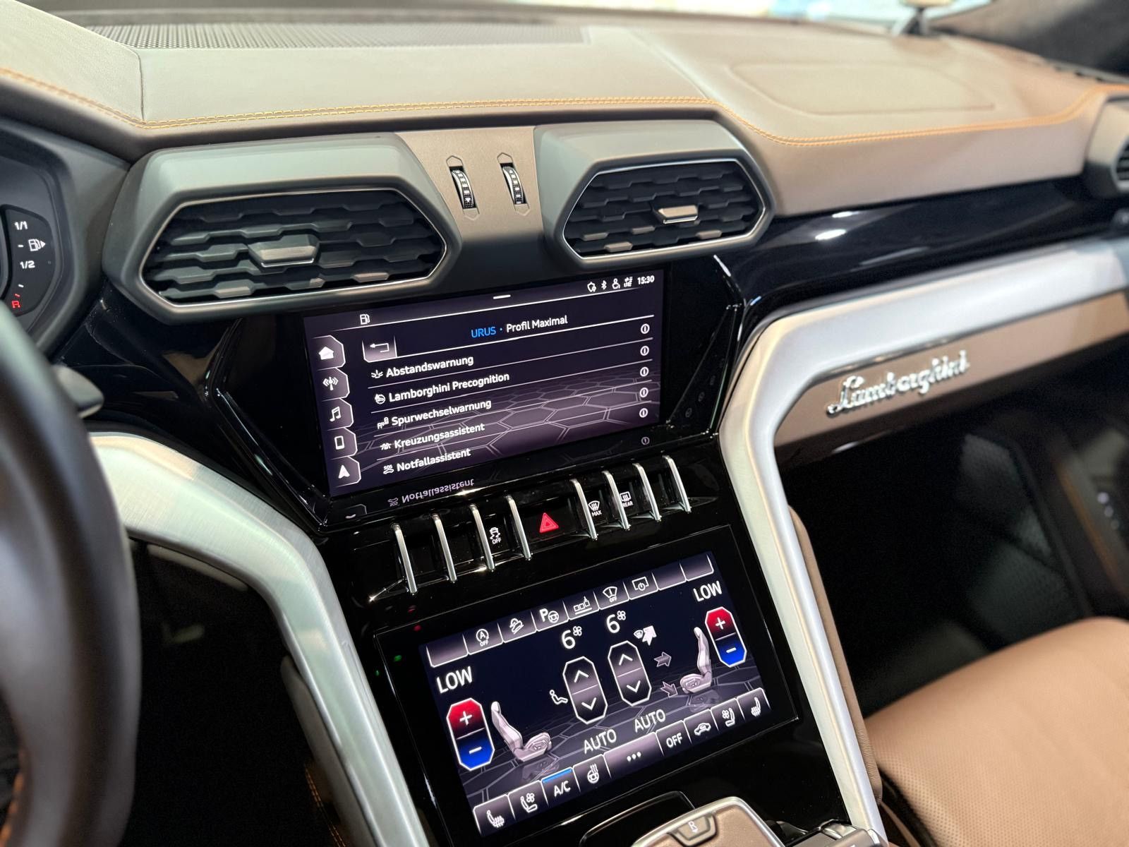 Lamborghini Urus B&O+PANO+HUD+ACC+LASER