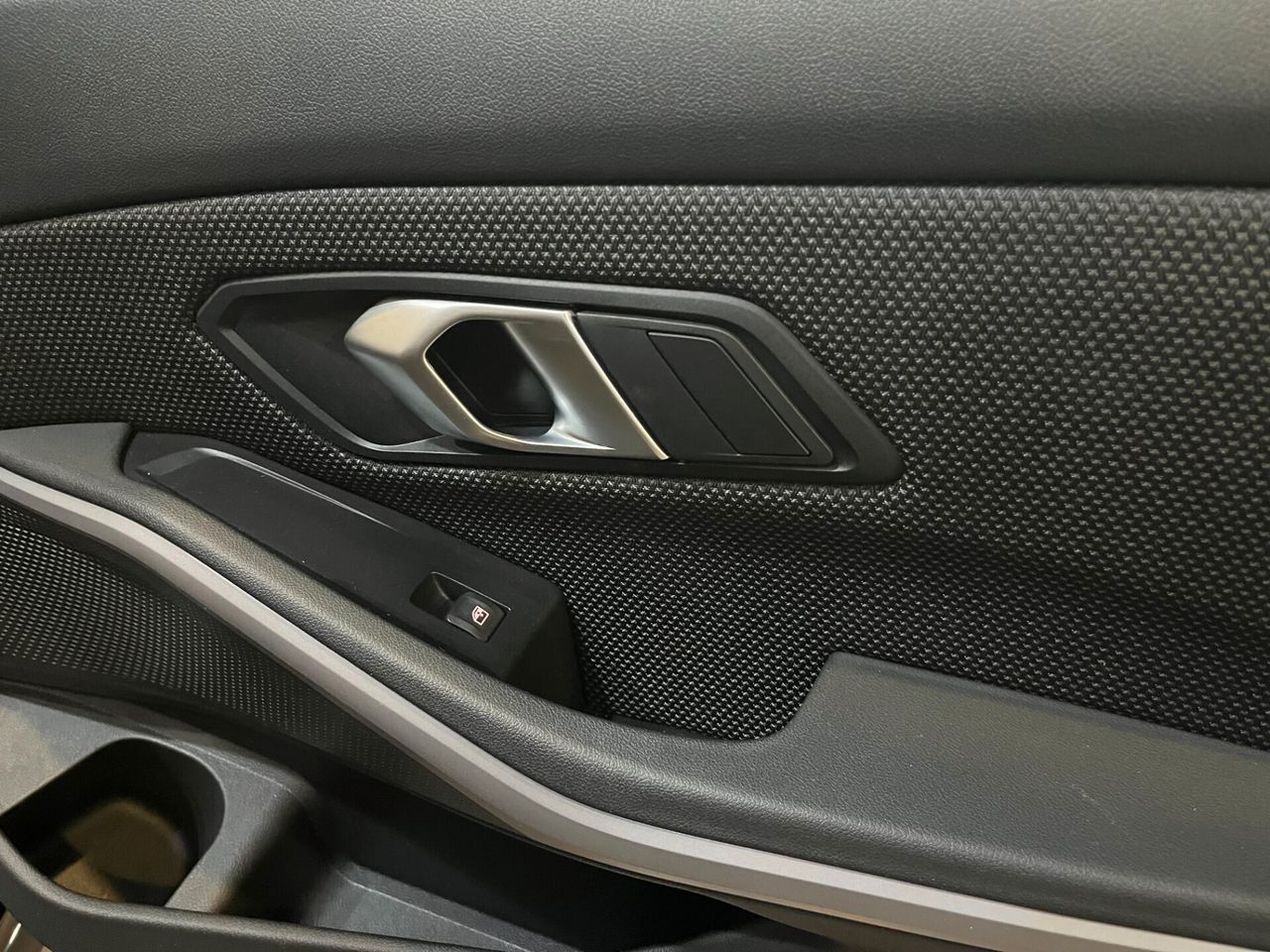 BMW 320d Touring xDrive Business - Samsaru's Car Outlet