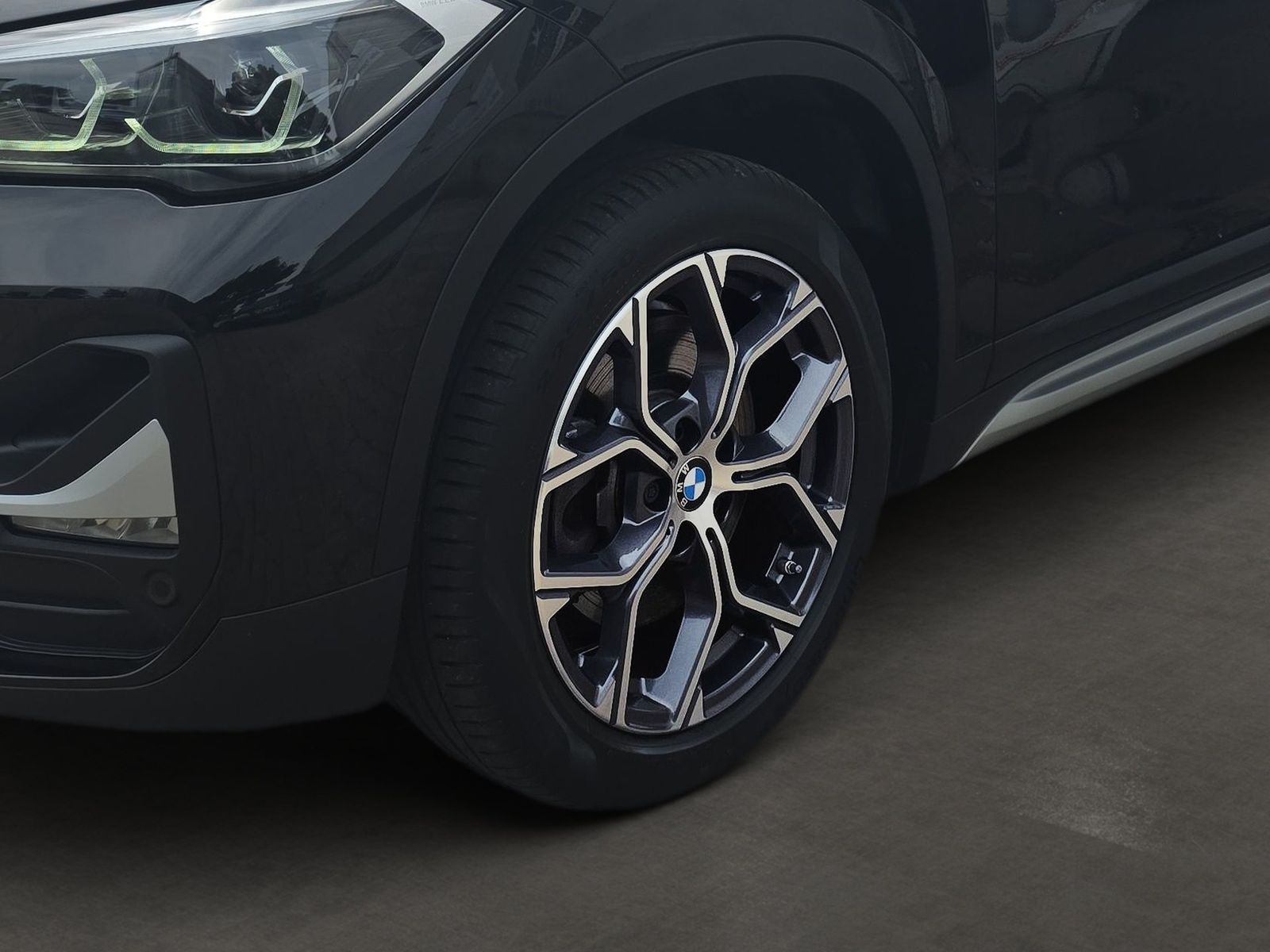 BMW X1 xDrive20d X-Line - Samsaru's Car Outlet