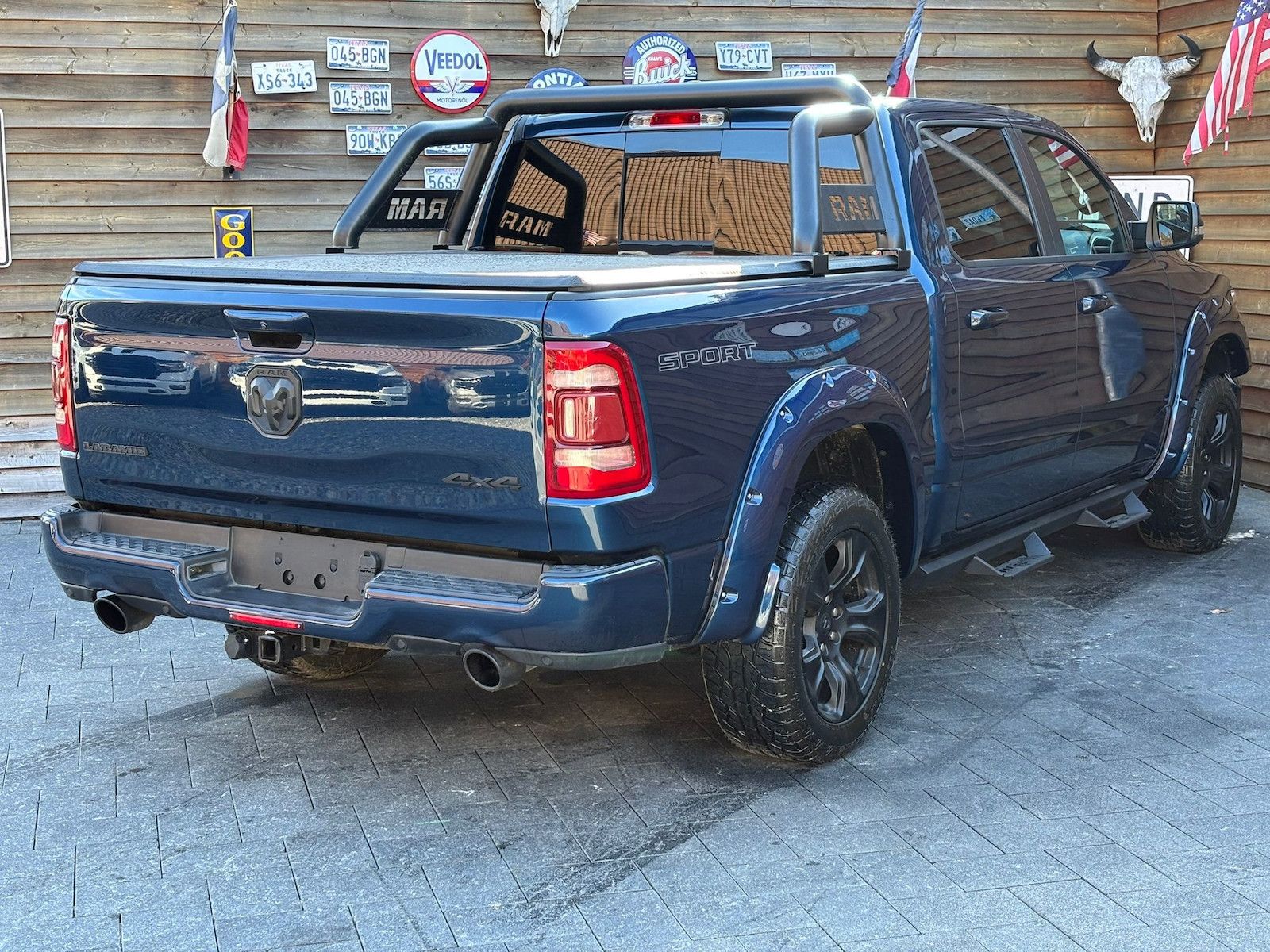 Dodge RAM 1500 Laramie 5,7L 4x4 AHK 12´´LED H&K
