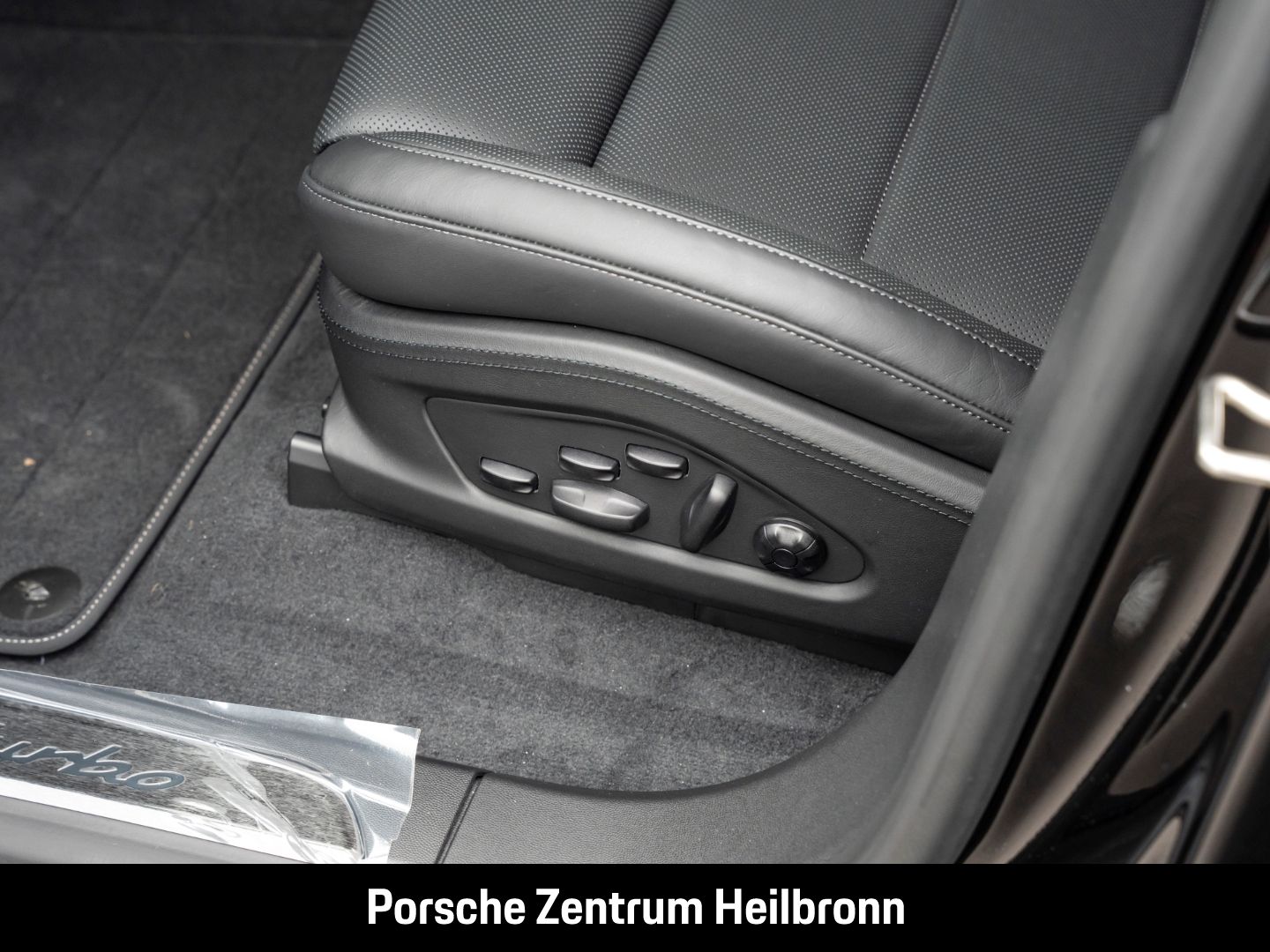 Porsche Macan Turbo Burmester Rückfahrkamera LED-Matrix