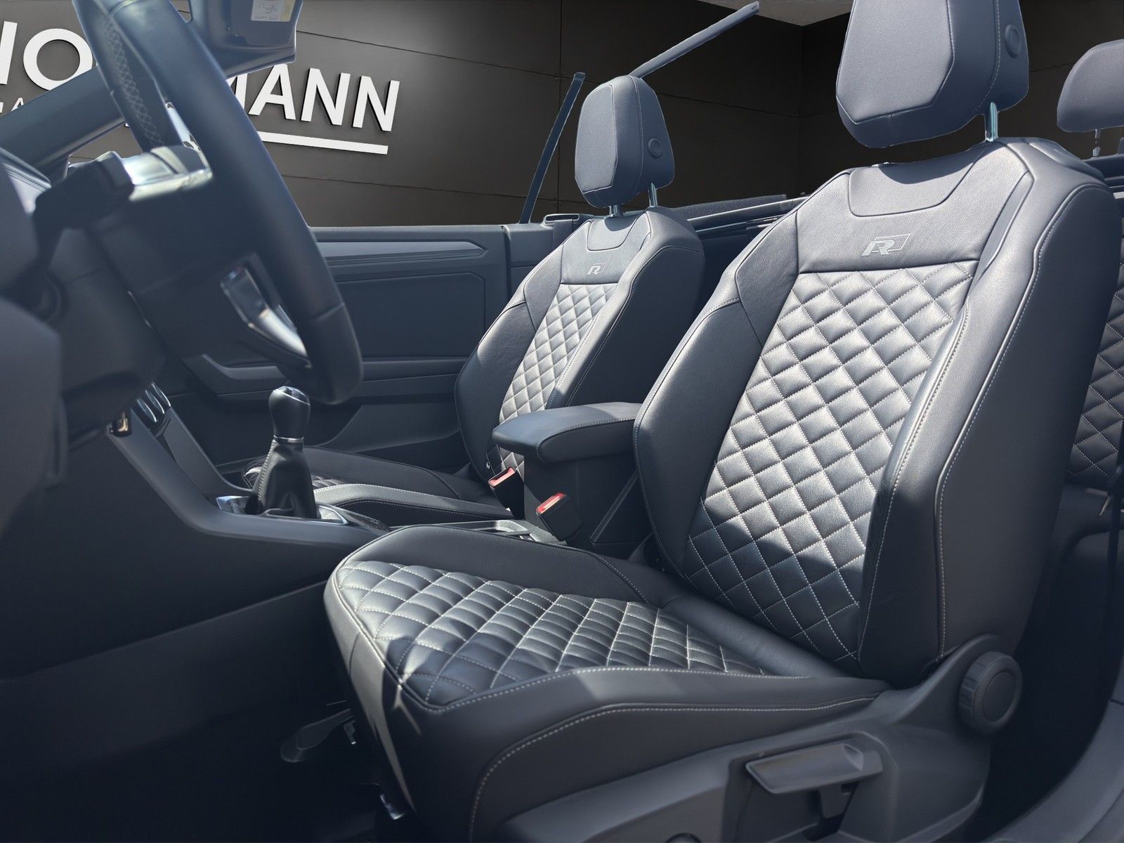 Volkswagen T-Roc R-Line - Samsaru's Car Outlet