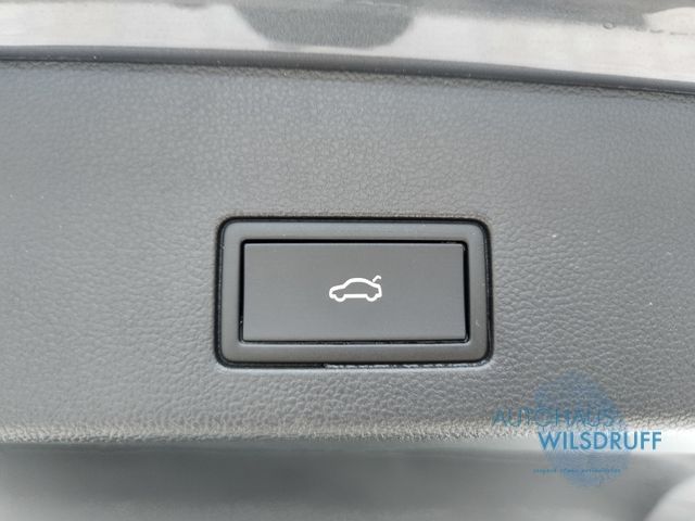 Volkswagen Golf VIII 1.5 TSi Active - Samsaru's Car Outlet