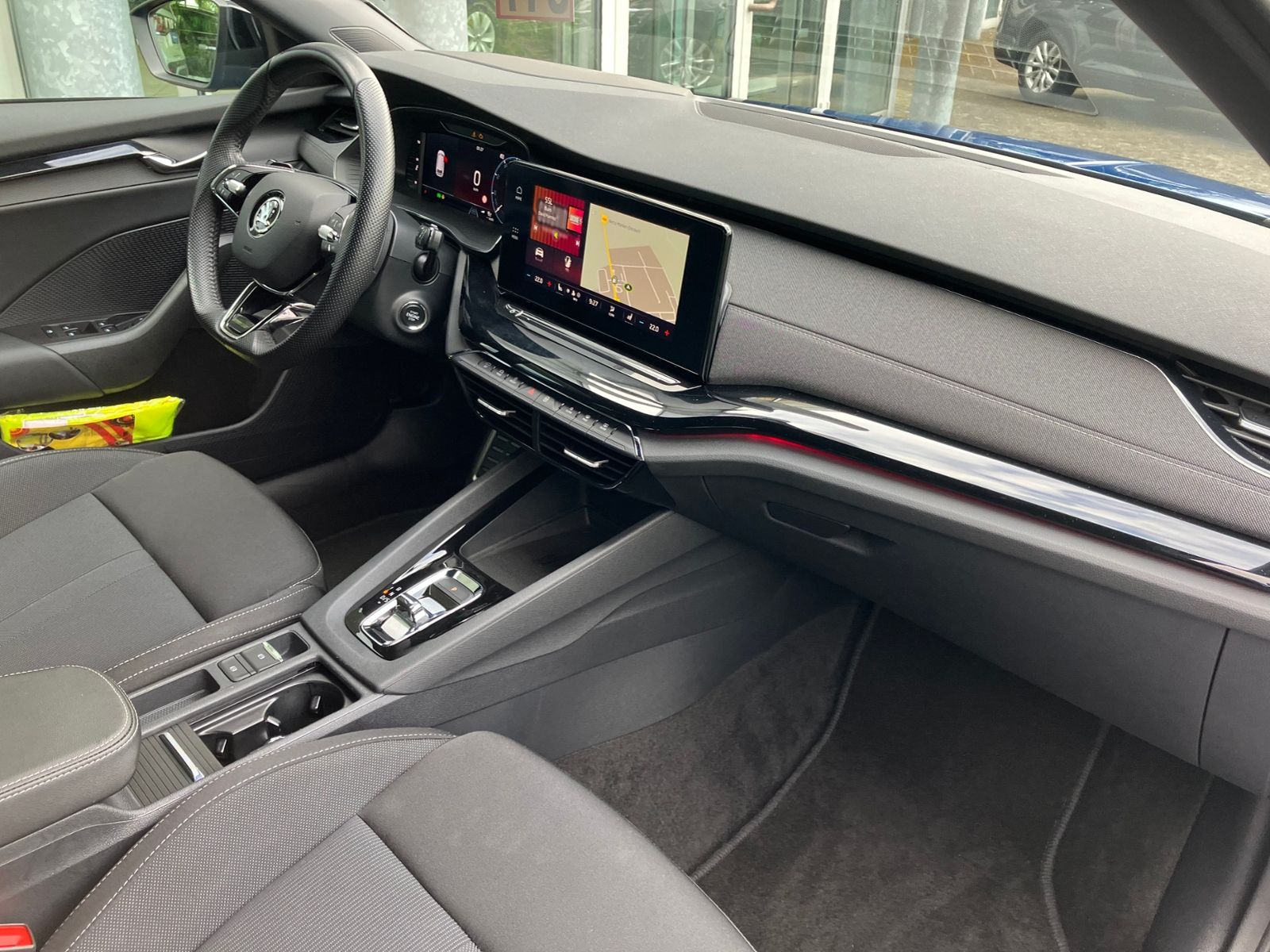 Skoda Octavia Combi 2.0 TDI Sportline - Samsaru's Car Outlet